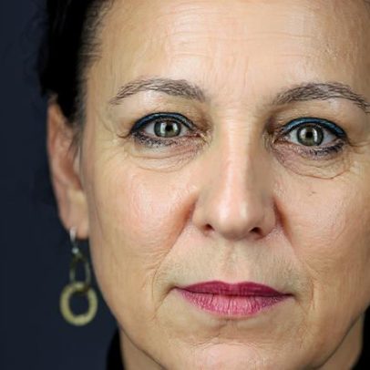 Escritora laureada com Nobel admite uso de IA embelezar ideias, polêmica