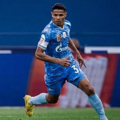 Douglas Santos, lateral do Brasil, recusa chance na seleção russa