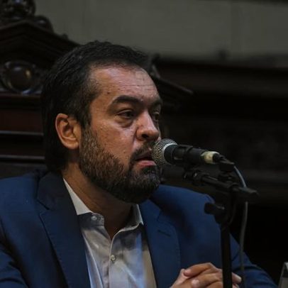 Castro desiste da disputa ao Senado após polêmicas com Vorcaro