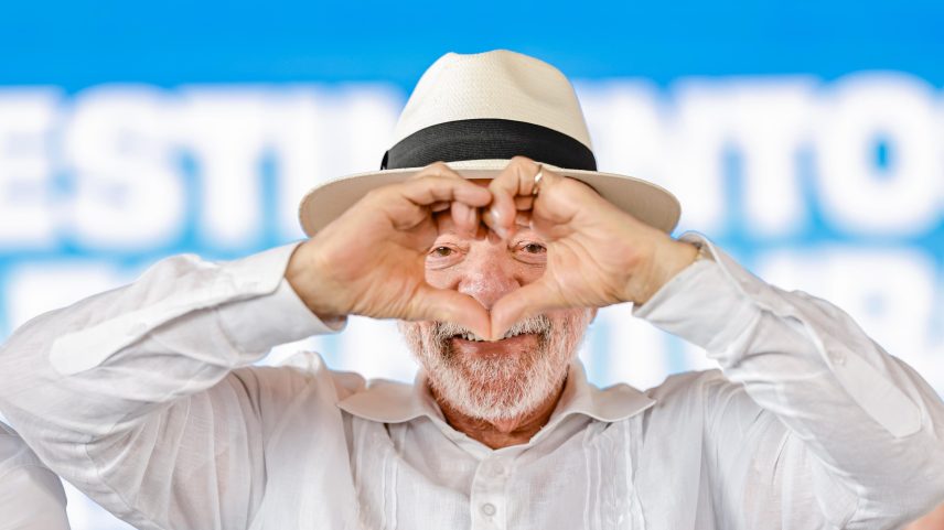 Presidente da República, Luiz Inácio Lula da Silva, comemorou votação na Câmara durante encontro com a presidente do Suriname