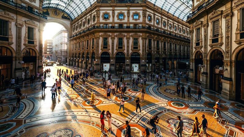 A crowd of shoppers at Galleria Vittorio Emanuele II.