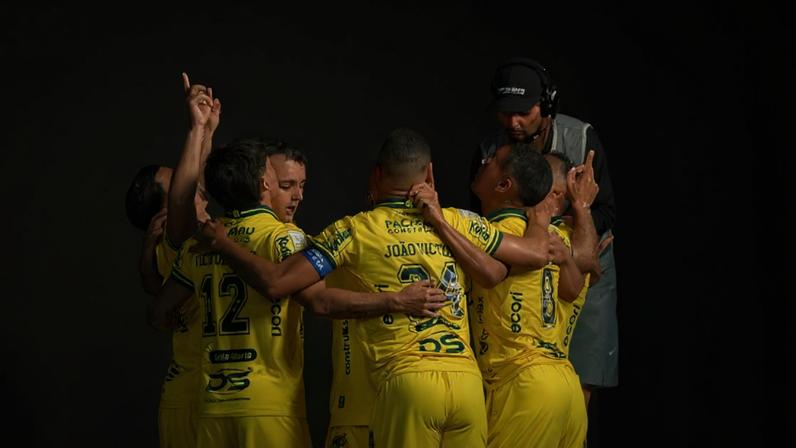 Fernando Diniz dispara contra arbitragem em sua primeira derrota no comando do Corinthians. Foto: Josiel Amaral/Estadão Conteúdo