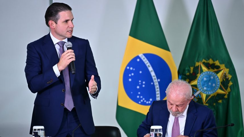 Motta e Lula defendem redução da jornada semanal de trabalho