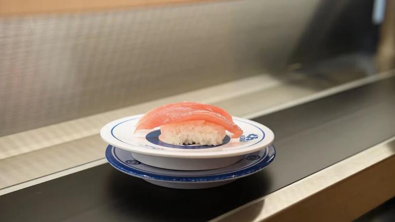 Ações da Kura Sushi chegaram a subir até 5,4% em Tóquio após documento revelar investimento de Trump na rede japonesa de restaurantes.