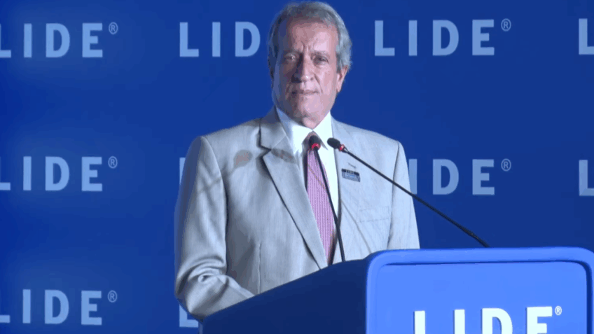 Valdemar Costa Neto em discurso no Almoço Empresarial Lide