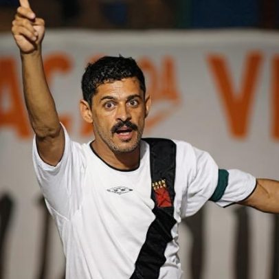 Vasco vence Internacional por 3 a 1 em 2004; Muriqui e Valdir Bigode decidem