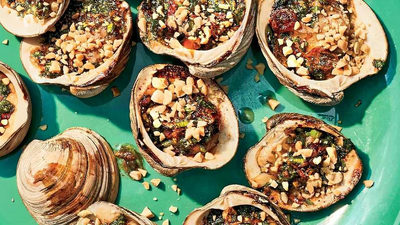 Vietnamese Grilled Clams with Oyster Sauce and Peanuts