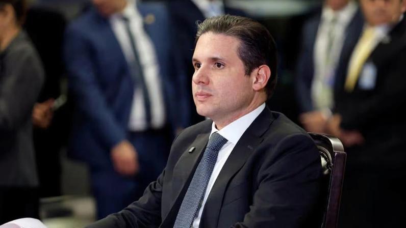 Deputados solicitaram a Hugo Motta a retirada de tramitação da emenda