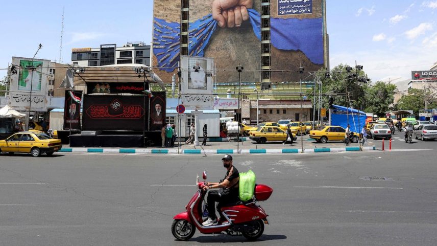 Outdoor em Teerã diz que o Estreito de Ormuz está "para sempre nas mãos do Irã".