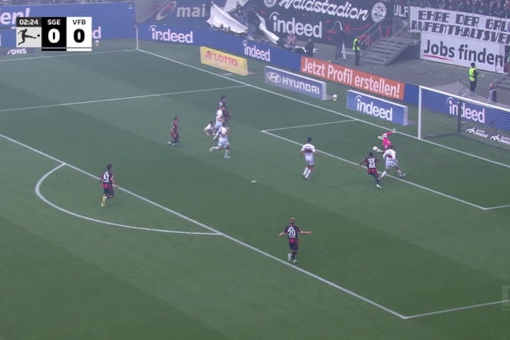 Foto: Frankfurt e Stuttgart empatam em jogo movimentado na Bundesliga