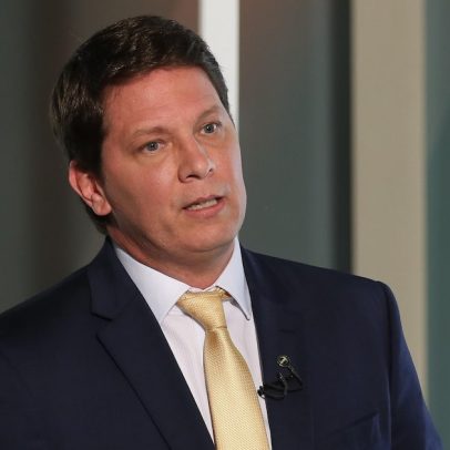 Mário Frias apresenta versão sobre dinheiro de Vorcaro após discordar de Flávio