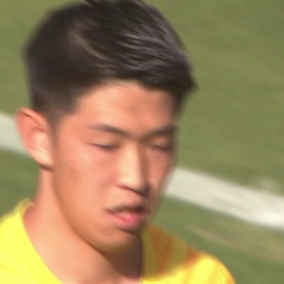 Pênalti de Kota Watanabe decide Kashima contra Yokohama F. Marinos