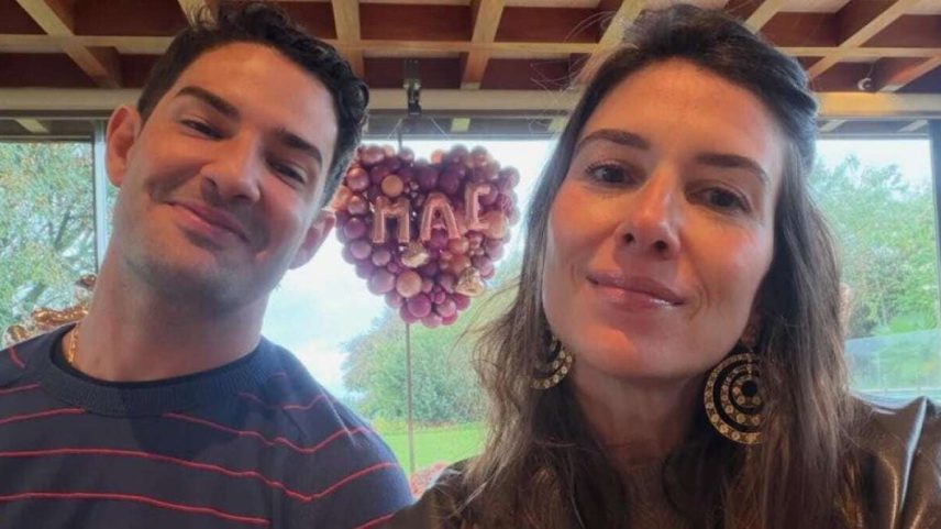 Rebeca Abravanel é vista passeando com o filho ao ar livre