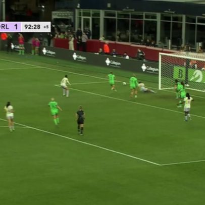 Boston Legacy 1 x 1 Orlando Pride; defesa da goleira Casey Murphy