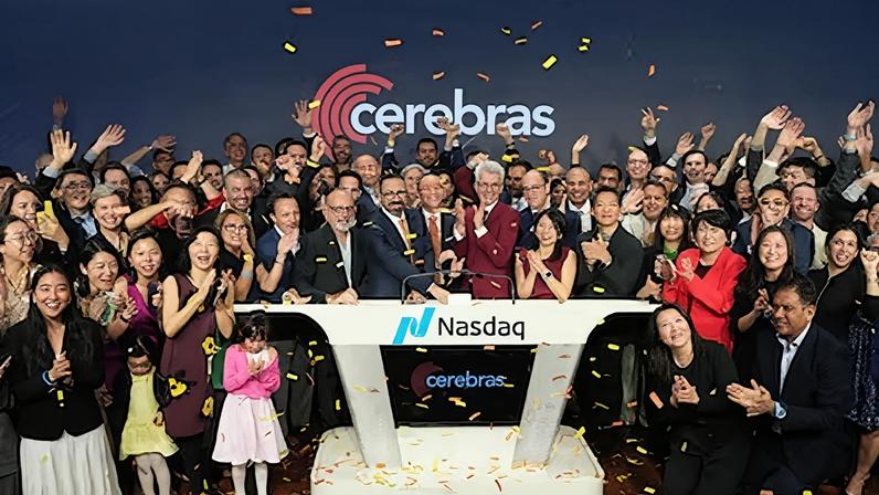 Cerebras dispara 90% na estreia na bolsa com chips de IA
