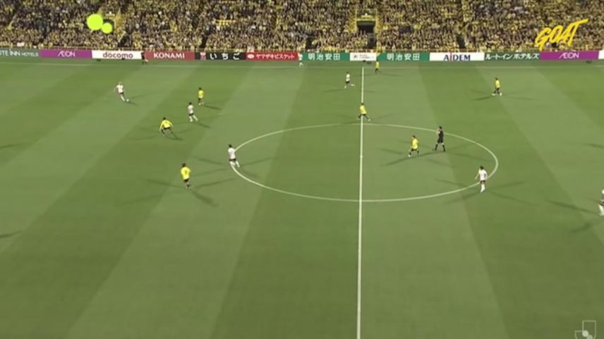 Kashiwa Reysol e Urawa Reds empatam em 0 a 0 no início da partida