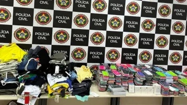Itens falsificados apreendidos durante operação da Polícia Civil do Rio de Janeiro