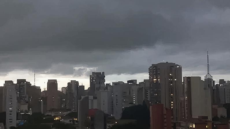 Frio se intensifica neste sábado (23)