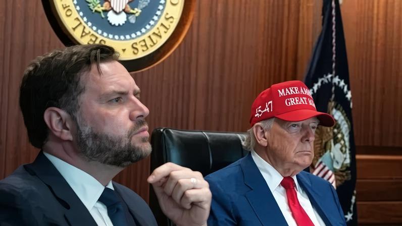 Vice-presidente, JD Vance, e o presidente, Trump, na Sala de Crise