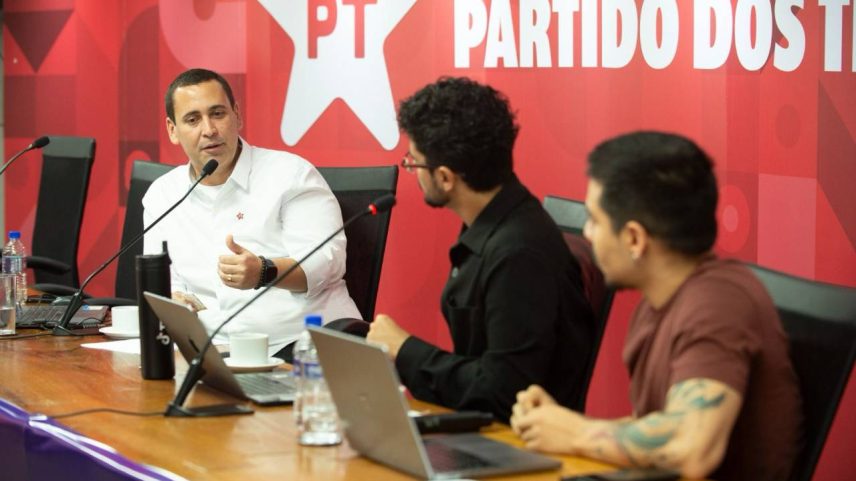 Em destaque, o secretário nacional de Comunicação do PT, Éder Valadares