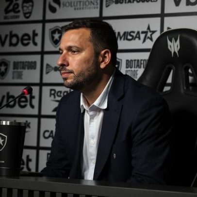 Botafogo anuncia saída do diretor Alessandro Brito