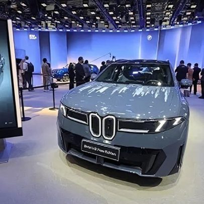 BMW ix3 Flow Edition muda a cor do capô com tecnologia integrada
