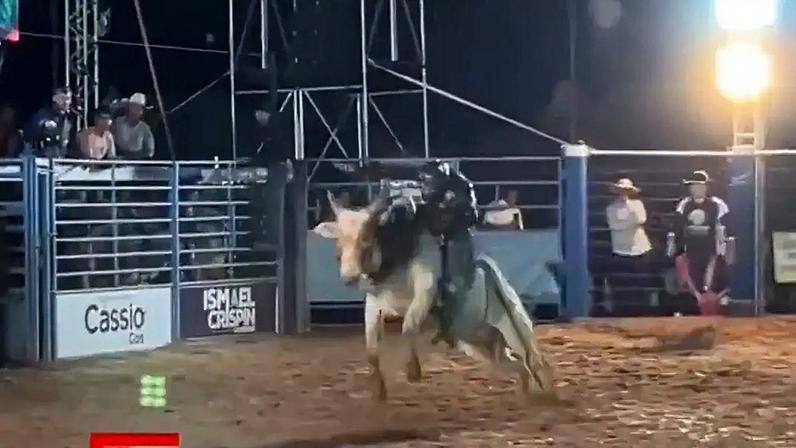 Peão morreu ao cair de Touro durante rodeio