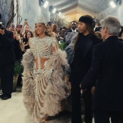 Entrada de Beyoncé no MET Gala é destaque do evento