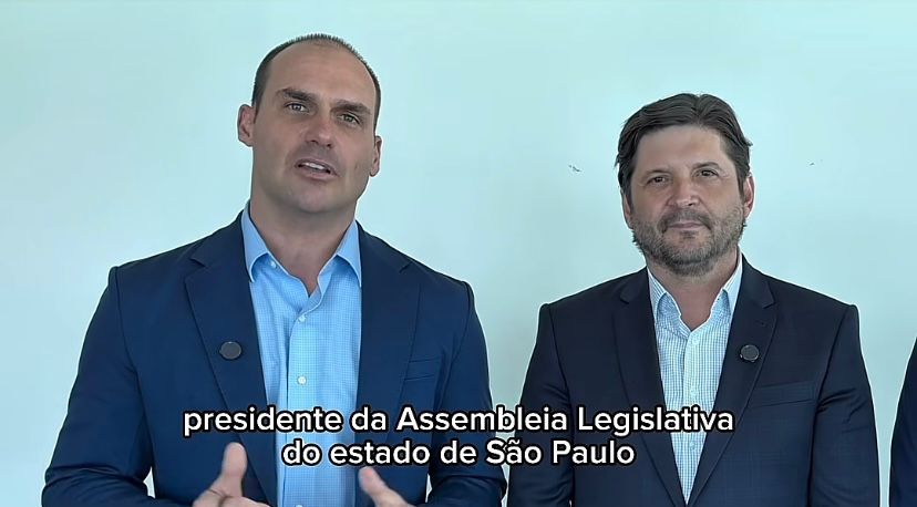 O ex-deputado federal Eduardo Bolsonaro (PL-SP) e o presidente da Assembleia Legislativa do estado, André do Prado (PL)