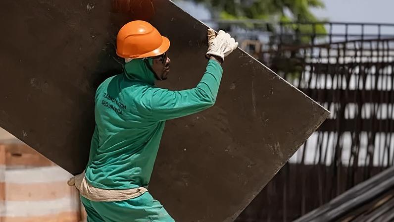 Na MRV, treinamentos práticos e tecnologia ajudam a reduzir acidentes e reforçam a cultura de segurança nos canteiros de obras