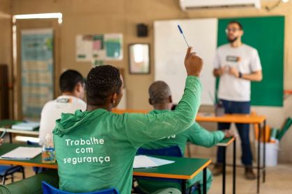 Aulas mostram como a educação pode transformar trajetórias e ampliar oportunidades na construção civil