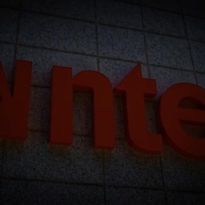 Banco Inter cai mais de 14% com piora da inadimplência