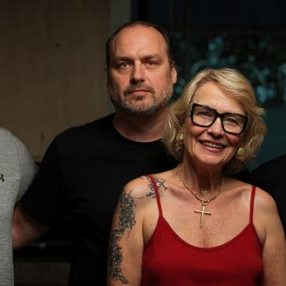 Flávio Bolsonaro quer que a mãe dispute vaga no Senado pelo PL