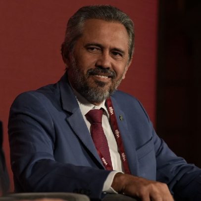 Elmano defende transição energética gradual e cita Ceará como exemplo fiscal