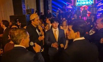 Gusttavo Lima, Jorge Aragão e Luxemburgo agitam festa de posse de Kassio