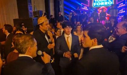 Gusttavo Lima, Jorge Aragão e Luxemburgo agitam festa de posse de Kassio
