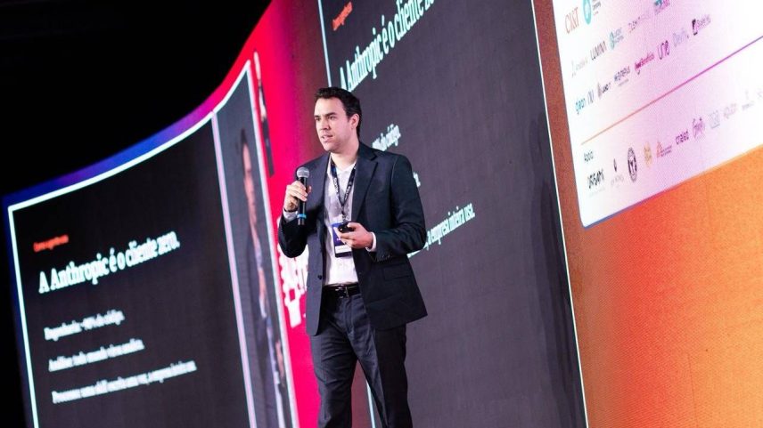 Savelli: "Ninguém escreveu ainda o playbook brasileiro sobre como utilizar IA"
