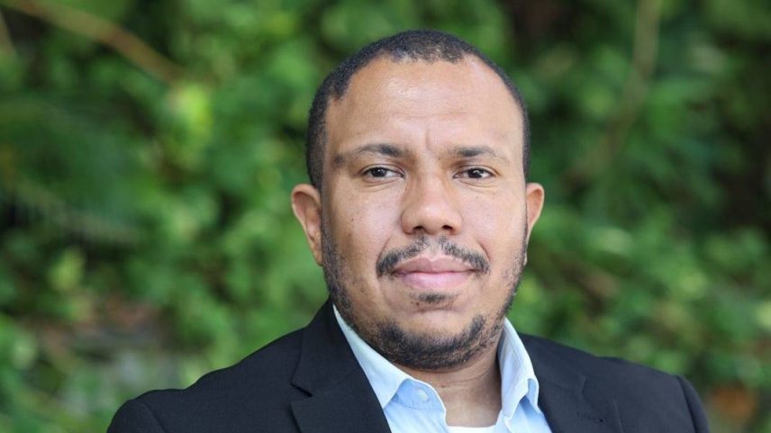 Professor da UFRJ Mychael Lourenço, premiado por pesquisa sobre Alzheimer
