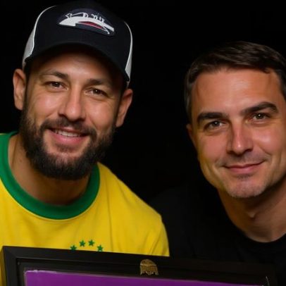 Flávio Bolsonaro reage à convocação de Neymar para a Copa