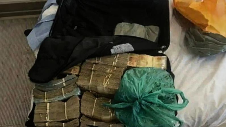 Mala com R$ 500 mil em dinheiro vivo: imagem estava no celular de Thiago Rangel, preso pela PF