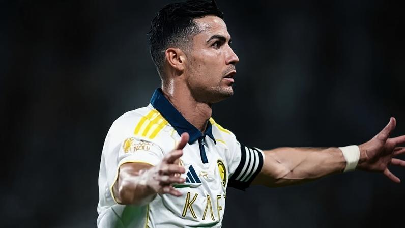 Cristiano Ronaldo celebrando um dos gols marcados no jogo entre Al-Nassr e Damac, válida pela 34ª rodada do Campeonato Saudita