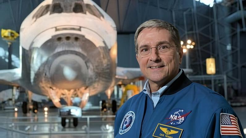 Donald A. Thomas , astronauta ex-Nasa