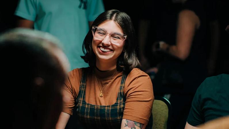 Após sofrer agressões física e sexual, Duda Campopiano expõe a hipocrisia de quem diz defender mulheres, mas silencia diante do abuso. (Foto: Duda Campopiano/Acervo pessoal)