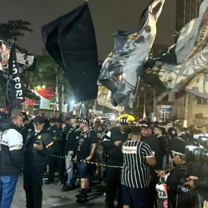 Protestos e esquema policial marcam reunião sobre expulsão de Andrés Sánchez