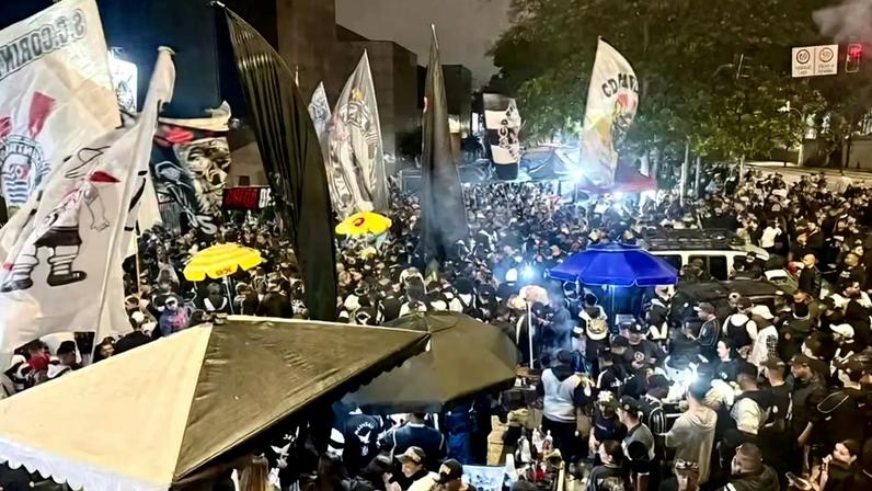 Torcida do Corinthians durante a votação (Foto: Michael Anjos/Gaviões da Fiel)