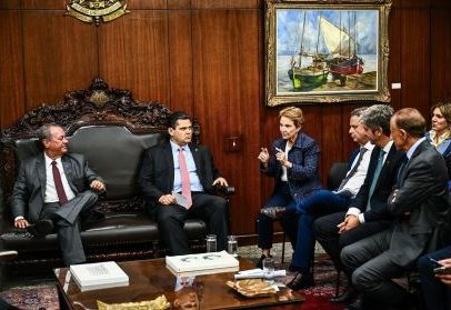 Empresários criticam proposta da 6x1 e solicitam prorrogação a Alcolumbre