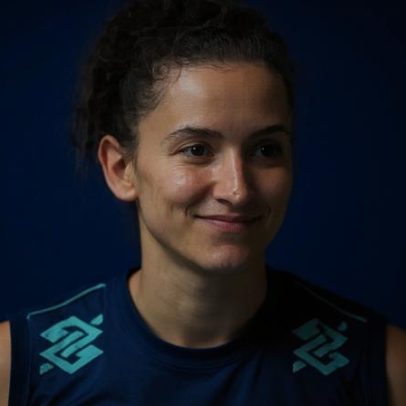 Gabi Guimarães se apresenta à Seleção Brasileira para a VNL