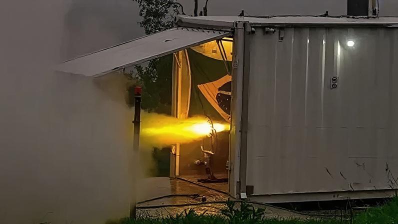 A BIZU Space realizou com sucesso o ensaio de um motor-foguete líquido em seu primeiro modelo de voo, utilizando um motor desenvolvido e fabricado pela própria empresa