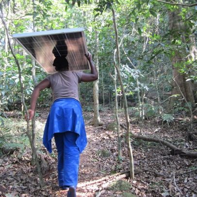 Exportações solares da China atingem recorde em março com demanda na África e Ásia