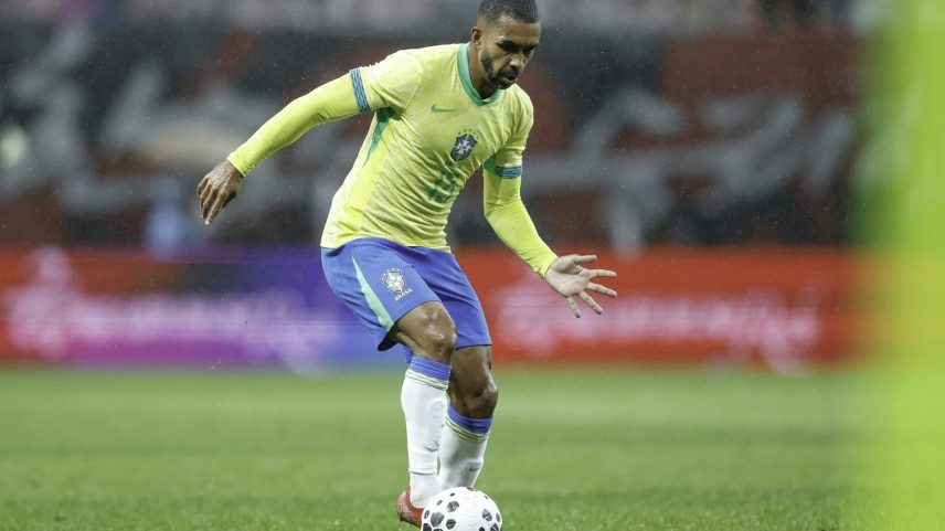 Lateral do Vasco Paulo Henrique sofre lesão no tornozelo; espera convocação
